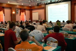 93 trưởng đoàn họp biểu quyết đề thi.