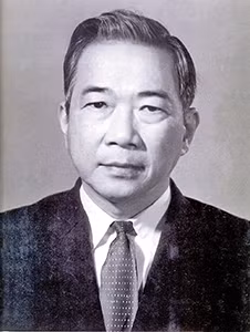 Nhà thơ Tố Hữu.