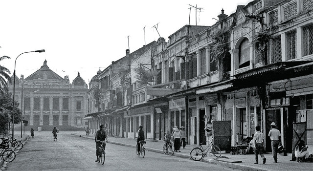 Phố Tràng Tiền (Hà Nội) những năm đầu thế kỷ 20. Ảnh : Tư Liệu 