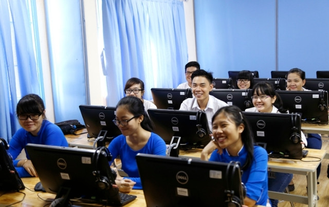 Xây dựng Trường đại học Văn Lang trở thành trường đại học đa ngành, đa bậc học.