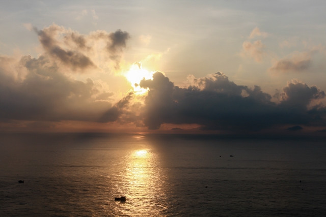 Đón bình minh đầu tiên ở cực Đông Tổ quốc 