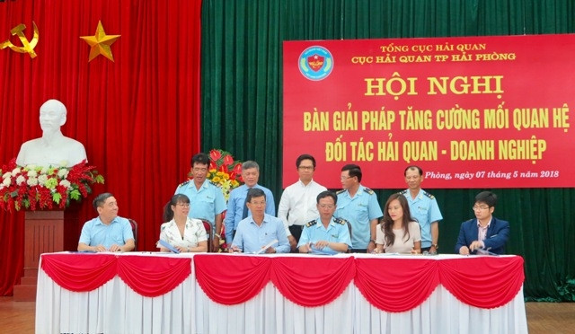 Ký kết thỏa thuận giữa lãnh đạo Cục Hải quan Hải Phòng và đại diện doanh nghiệp, hiệp hội doanh nghiệp.