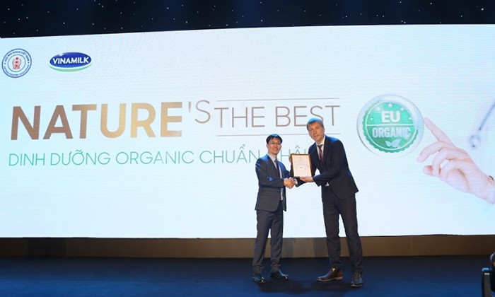 Đại diện Vinamilk chia sẻ câu chuyện thành công về phát triển các sản phẩm dinh dưỡng Organic” tại Hội nghị Sữa Toàn cầu.