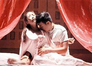 "Nhạy cảm" và "hồn nhiên"