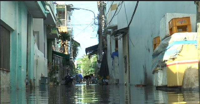 Nước lũ gây ngập nhiều khu dân cư.