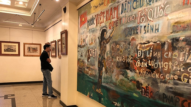 Một góc triển lãm “Chuyện bây giờ mới kể”. 