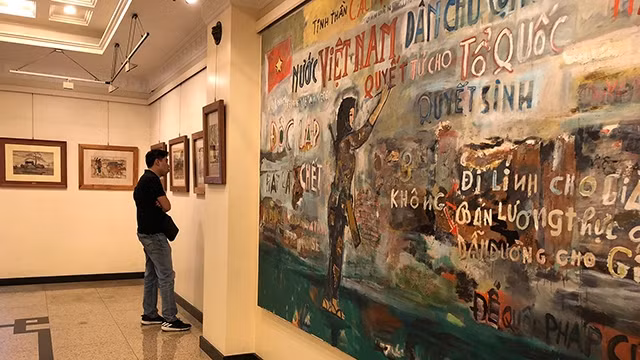 Một góc triển lãm “Chuyện bây giờ mới kể”. 