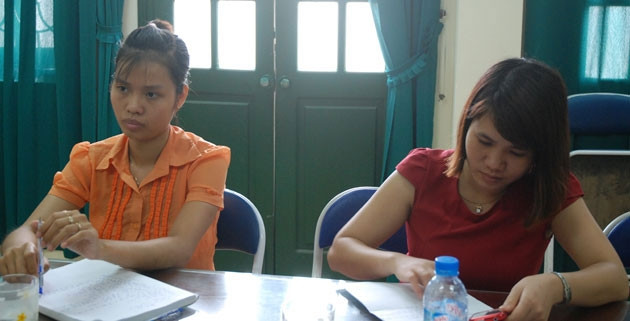 Hai cô giáo quản lý nhóm lớp mầm non tư thục Hoa Đô.