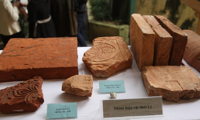 Một số hiện vật thời Lý được các cán bộ Trung tâm Nghiên cứu kinh thành tìm thấy trong quá trình khai quật.