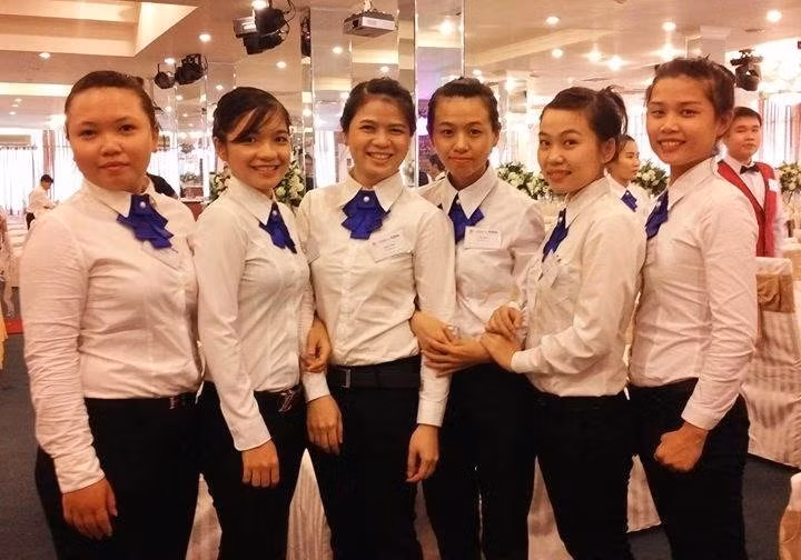 Sinh viên Du lịch Trường ĐH Nguyễn Tất Thành thực tập tại Nhà hàng - Khách sạn (Ảnh minh họa: Trường ĐH Nguyễn Tất Thành)