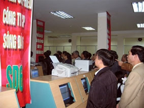 Hàng loạt công ty lên sàn giao dịch chứng khoán Hà Nội