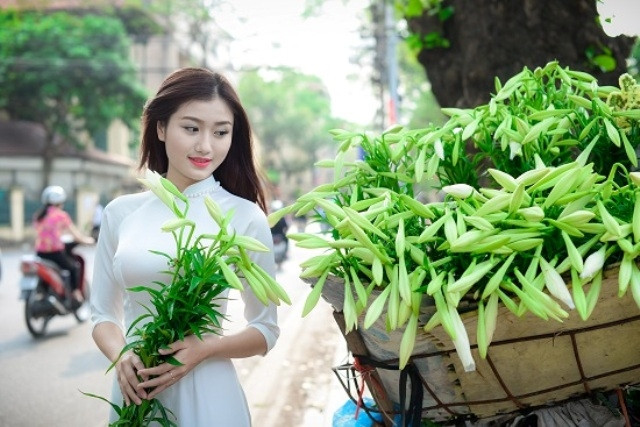 Tháng Tư dịu dàng hoa thiếu nữ