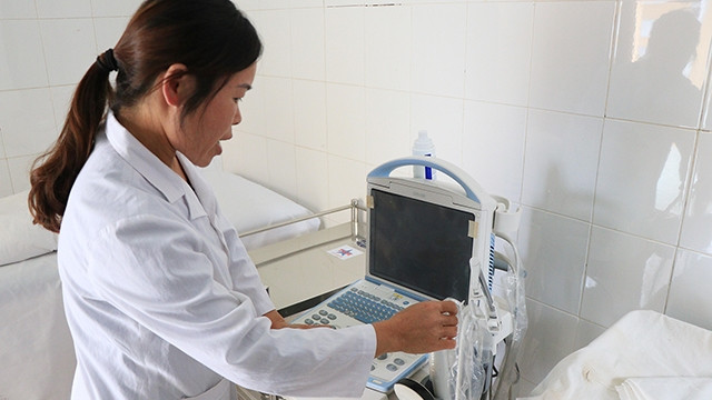 Chiếc máy siêu âm ở Trạm Y tế xã Thượng Quan, huyện Ngân Sơn vẫn chưa một lần được sử dụng.