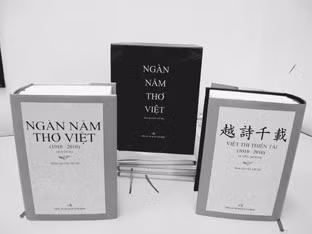 Ngàn năm thơ Việt
