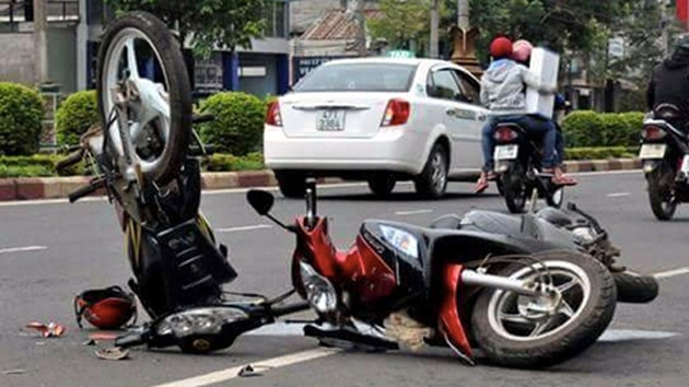 Ủy ban ATGT Quốc gia đánh giá, số người chết vì tai nạn xe mô-tô, xe gắn máy có xu hướng tăng cao tại các tuyến quốc lộ, tỉnh lộ và đường nông thôn. Ảnh minh họa: Otofun