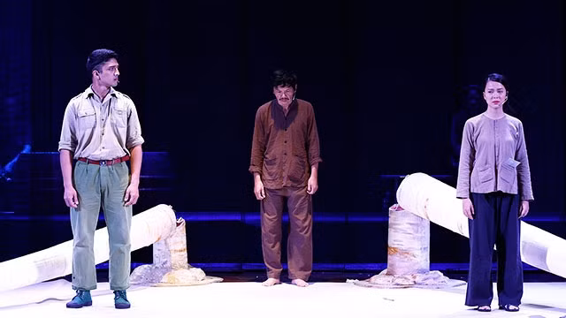 Cảnh trong vở “Bạch đàn liễu”.