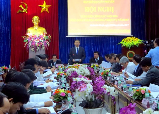 Thượng tướng Tô Lâm, Ủy viên Bộ Chính trị, Bộ trưởng Công an, Trưởng Ban Chỉ đạo Tây Nguyên phát biểu chỉ đạo tại hội nghị.