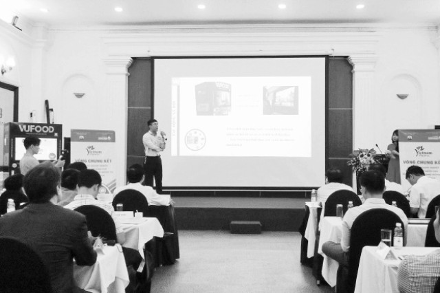 Thuyết trình tại Cuộc thi “Doanh nghiệp khởi nghiệp sáng tạo ứng dụng công nghệ thông tin phát triển du lịch”.