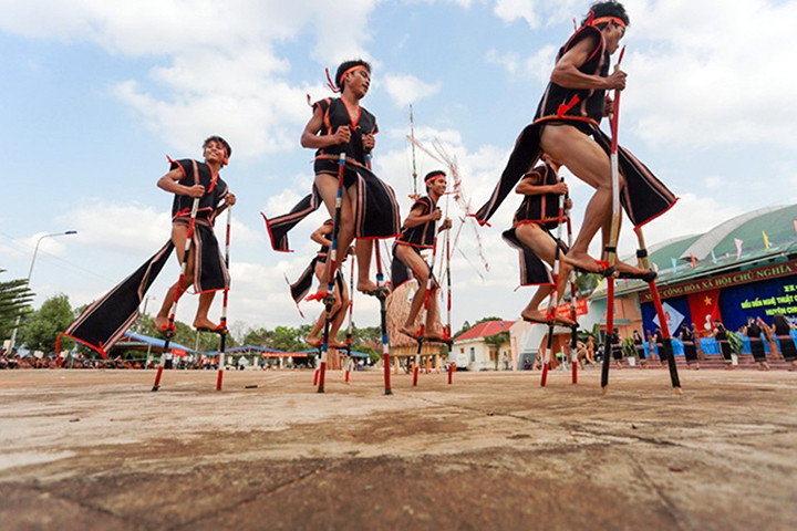 Cà kheo trong lễ hội làng Jun. Ảnh: TIẾN THÀNH