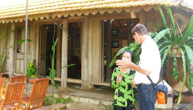 Khách nước ngoài đến với Chày Lập Homestay (Phúc Trạch, Bố Trạch, Quảng Bình).