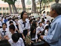 Đại diện Trường đại học Kinh tế
TP Hồ Chí Minh đang tư vấn
tuyển sinh đại học năm 2007.