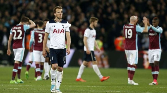 Nỗi buồn thua trận của H. Kane và đồng đội.