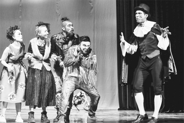 Một cảnh trong vở Cơn ghen của Lọ Lem.