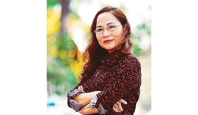 Chèo đang cầm cự