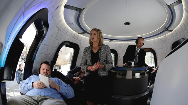 Bên trong con tàu New Shepard. Ảnh: IBTIMES