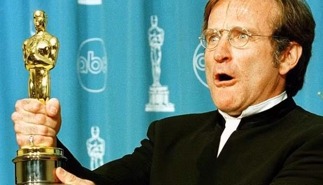 Robin Williams giành được tượng vàng Oscar nam diễn viên phụ xuất sắc nhất năm 1998 trong phim “Good Will Hunting”.
