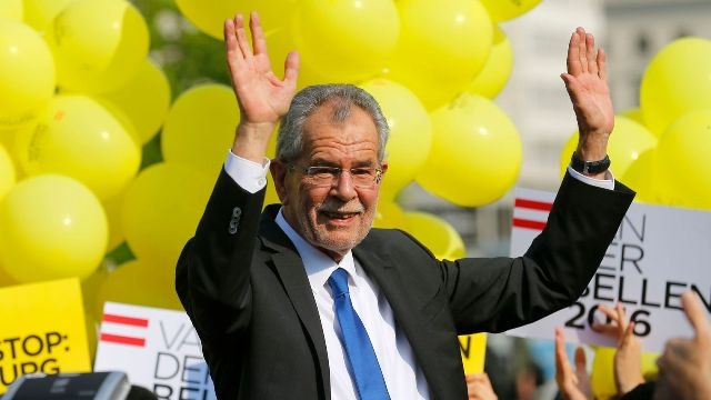 Ông Alexander Van der Bellen giành chiến thắng trong vòng hai cuộc bầu cử Tổng thống tại Áo. (Nguồn: l’express/reuters)