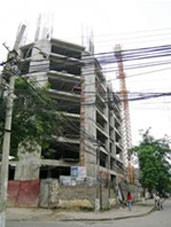 Công trình không phép
bị đình chỉ tại 25 Tân Mai
(ảnh: Tiền phong).