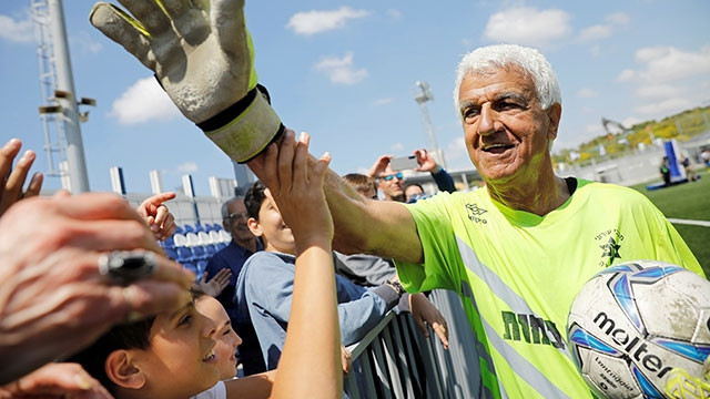 Cầu thủ chuyên nghiệp già nhất thế giới