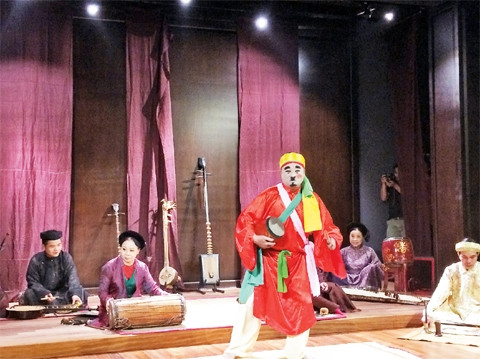 Một buổi biểu diễn nghệ thuật tại Trung tâm Giao lưu văn hóa phố cổ Hà Nội.