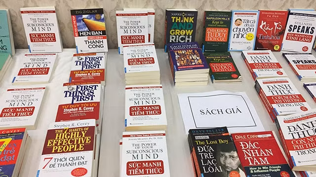 Với sự hỗ trợ của công nghệ, sách giả được in một cách tinh vi, giống sách thật đến 95%.