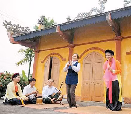 Chèo làng Khuốc là món ăn tinh thần không thể thiếu trong đời sống người dân.