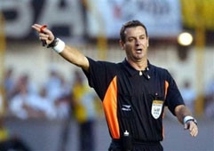 Trọng tài Brazil Edilson Pereira de Carvalho