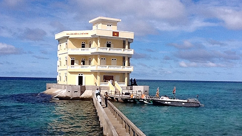 Nhà văn hoá đa năng đảo Đá Tây B.