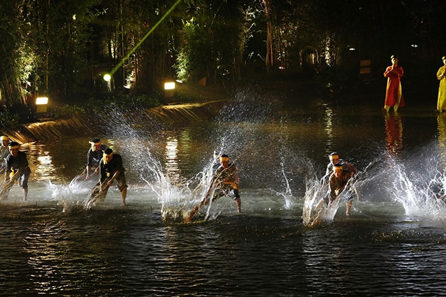 Cảnh trong vở diễn Thuở ấy xứ Đoài.