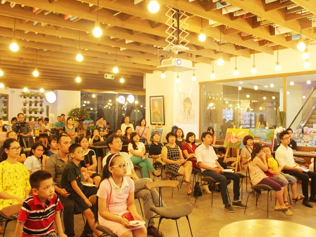 Các bạn nhỏ tham gia chương trình.