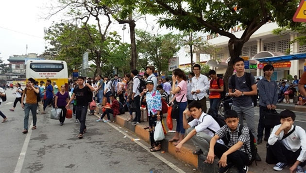 Thiếu nhà chờ ảnh hưởng tới chất lượng dịch vụ của xe buýt.