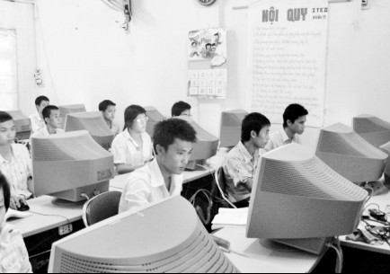 Môi trường học tập tốt và điều kiện nghiên cứu thuận lợi sẽ góp phần giúp sinh viên tích cực, chủ động tham gia nghiên cứu khoa học.