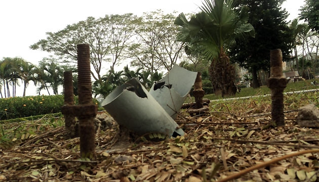 Hệ thống “bàn chông” nằm rải rác khắp công viên Bạch Đằng.