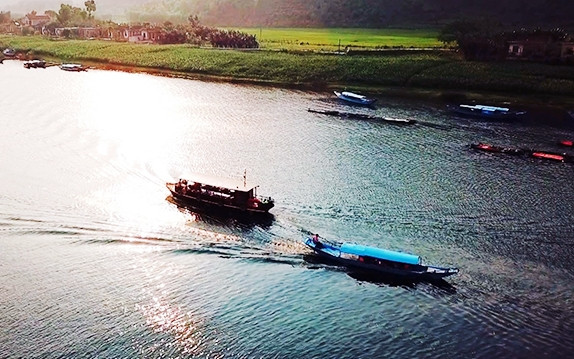 Sông Son trong sương sớm. 