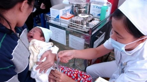 15 tỉnh, thành phố đã triển khai tiêm lại vaccine Quivaxem, 81 trẻ bị phản ứng 