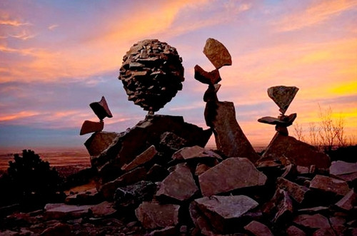 Xếp đá như... phép thuật