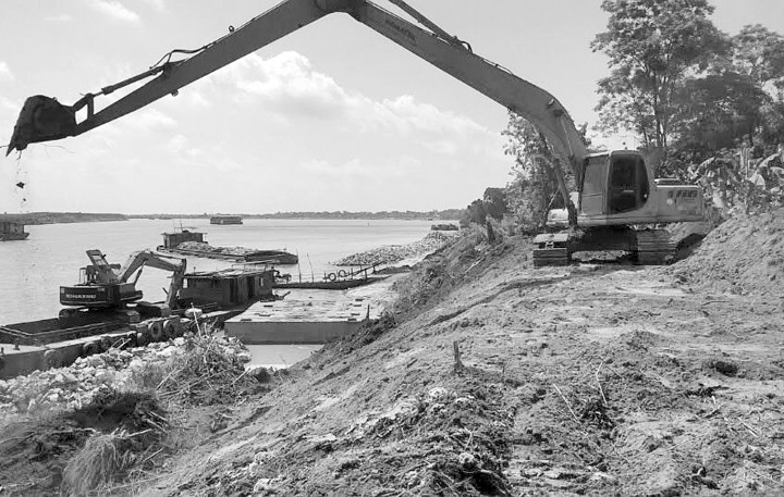 Bờ kè Hữu Ái, xã Giang Sơn (Gia Bình, Bắc Ninh) được thi công bảo đảm an toàn trong mùa mưa bão  năm 2016.