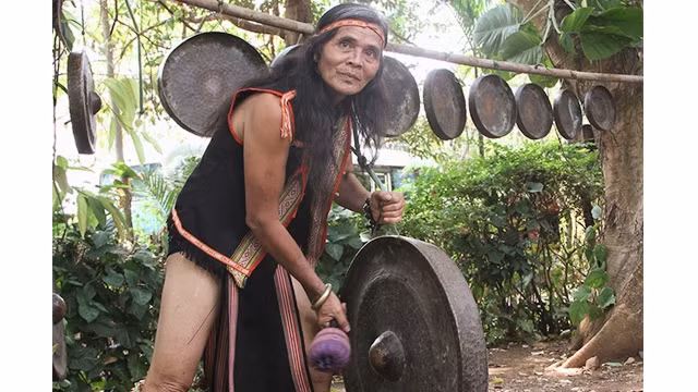 Người giữ hồn chiêng Ba Na ở Ngọc Bay