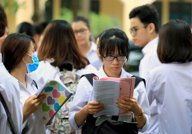 Trước giờ vào phòng thi