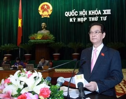 Thủ tướng Nguyễn Tấn Dũng trình bày báo cáo của Chính phủ về “Tình hình kinh tế, xã hội năm 2012 và nhiệm vụ năm 2013”.